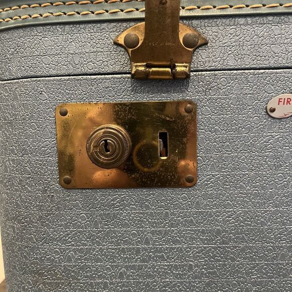 Rare First Lady 1960's Blue Train Case Pebbled, Pink Interior Riveted No Key - Picture 5 of 16